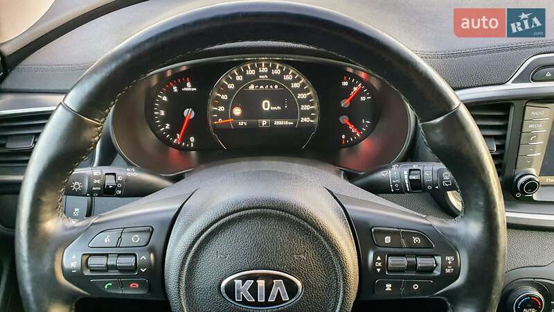 Позашляховик / Кросовер Kia Sorento 2015 в Чернівцях