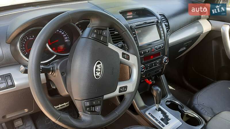 Внедорожник / Кроссовер Kia Sorento 2012 в Александровке