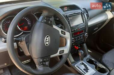 Позашляховик / Кросовер Kia Sorento 2012 в 