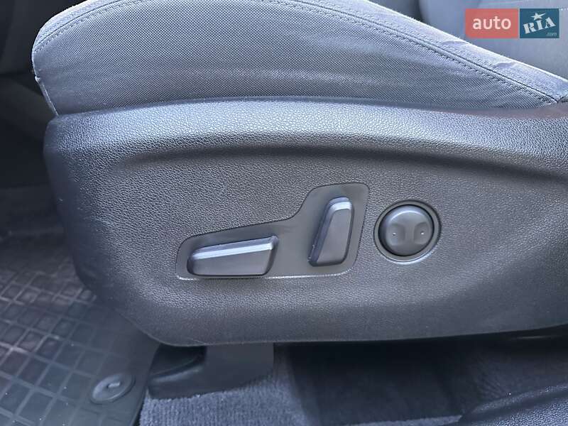 Позашляховик / Кросовер Kia Sorento 2017 в Києві