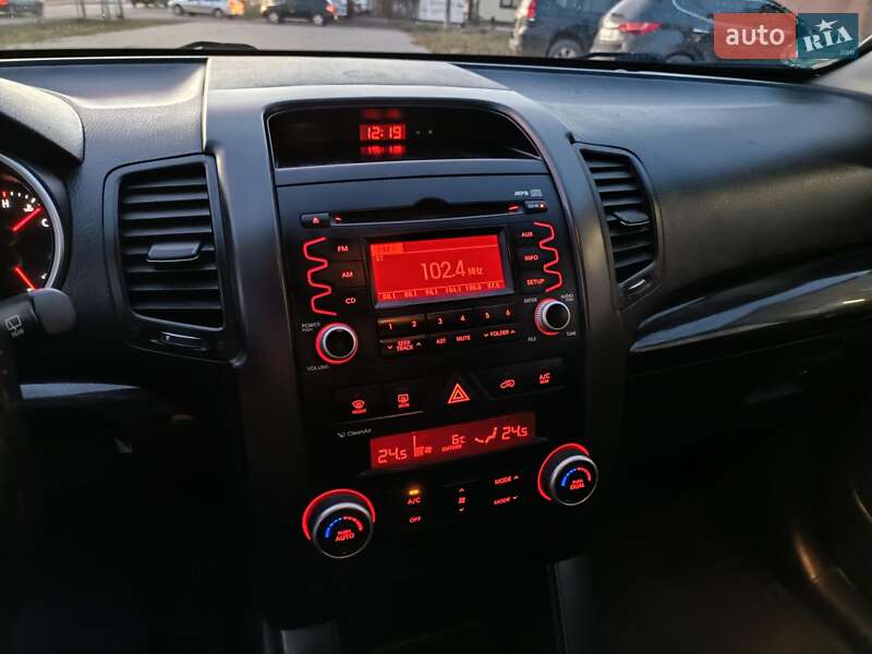 Позашляховик / Кросовер Kia Sorento 2010 в Коломиї