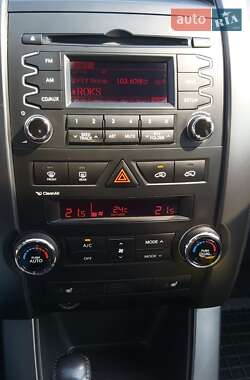 Позашляховик / Кросовер Kia Sorento 2010 в 
