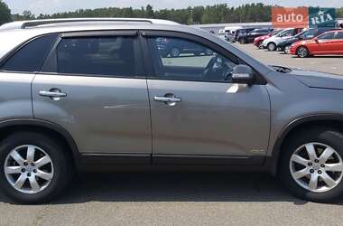 Позашляховик / Кросовер Kia Sorento 2010 в 