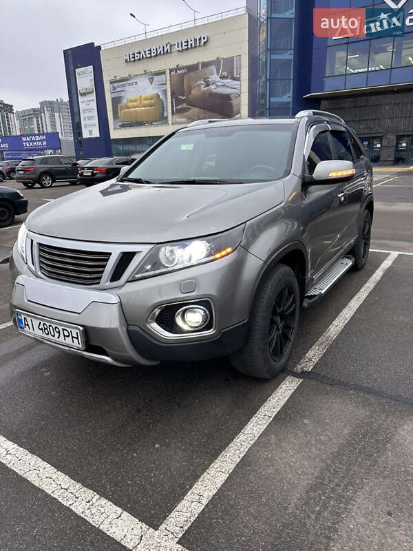 Внедорожник / Кроссовер Kia Sorento 2012 в 