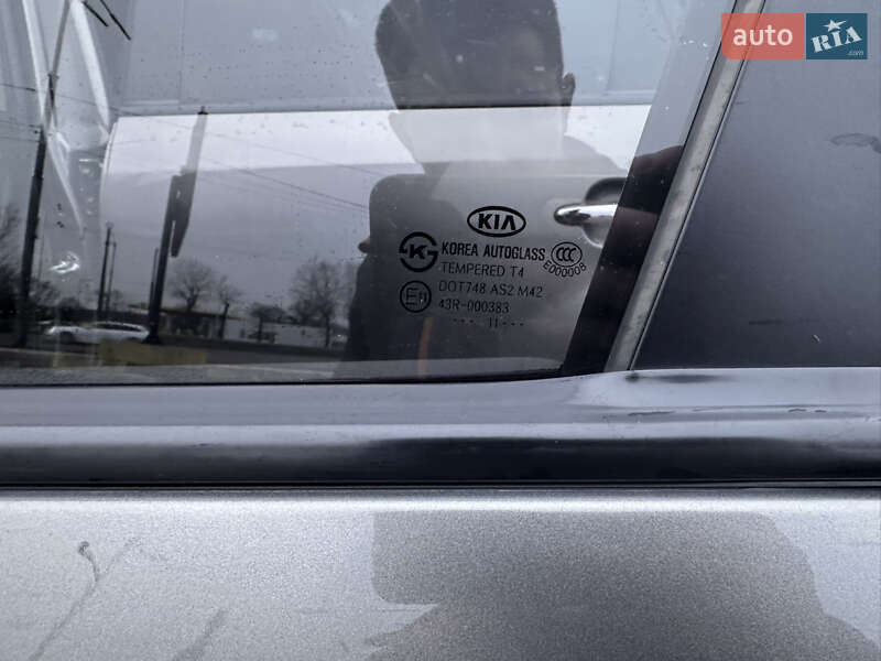 Позашляховик / Кросовер Kia Sorento 2012 в Києві
