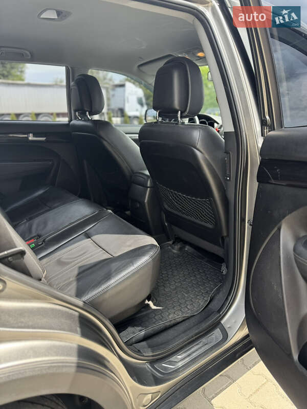 Позашляховик / Кросовер Kia Sorento 2012 в Скалаті