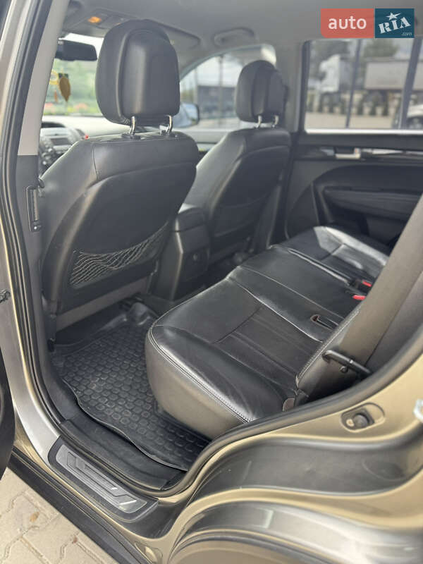 Позашляховик / Кросовер Kia Sorento 2012 в Скалаті