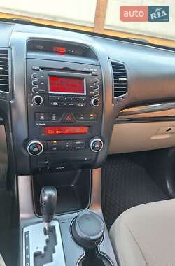 Внедорожник / Кроссовер Kia Sorento 2011 в 