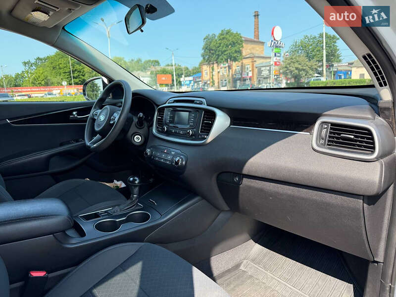 Внедорожник / Кроссовер Kia Sorento 2015 в Житомире фото 6 Внедорожник / Кроссовер Kia Sorento 2015 в Житомире