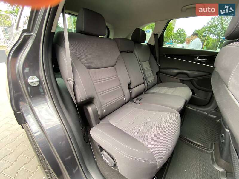 Позашляховик / Кросовер Kia Sorento 2015 в Одесі