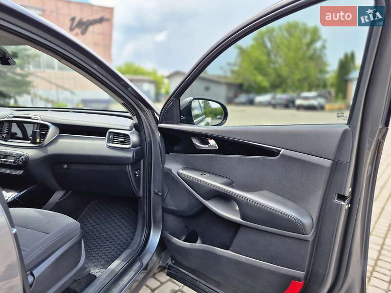 Позашляховик / Кросовер Kia Sorento 2015 в Шептицькому