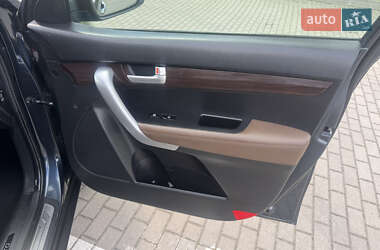 Позашляховик / Кросовер Kia Sorento 2012 в 