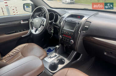 Позашляховик / Кросовер Kia Sorento 2012 в 