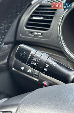 Внедорожник / Кроссовер Kia Sorento 2011 в 