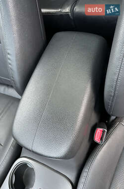 Внедорожник / Кроссовер Kia Sorento 2011 в 