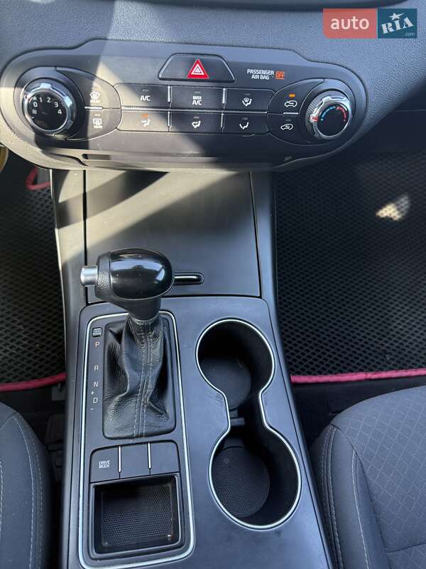 Внедорожник / Кроссовер Kia Sorento 2016 в Киеве