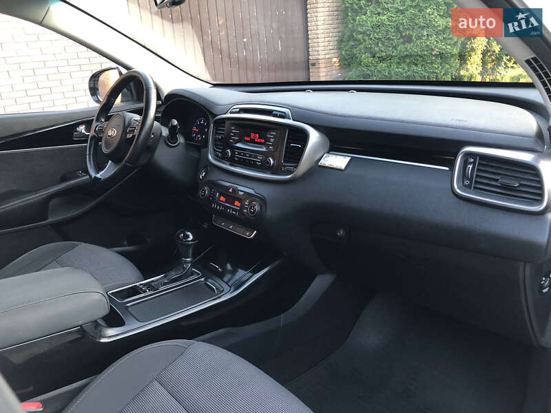 Позашляховик / Кросовер Kia Sorento 2015 в Києві