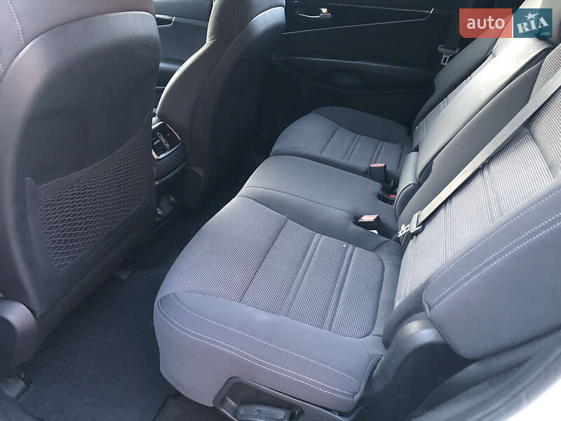 Позашляховик / Кросовер Kia Sorento 2015 в Києві