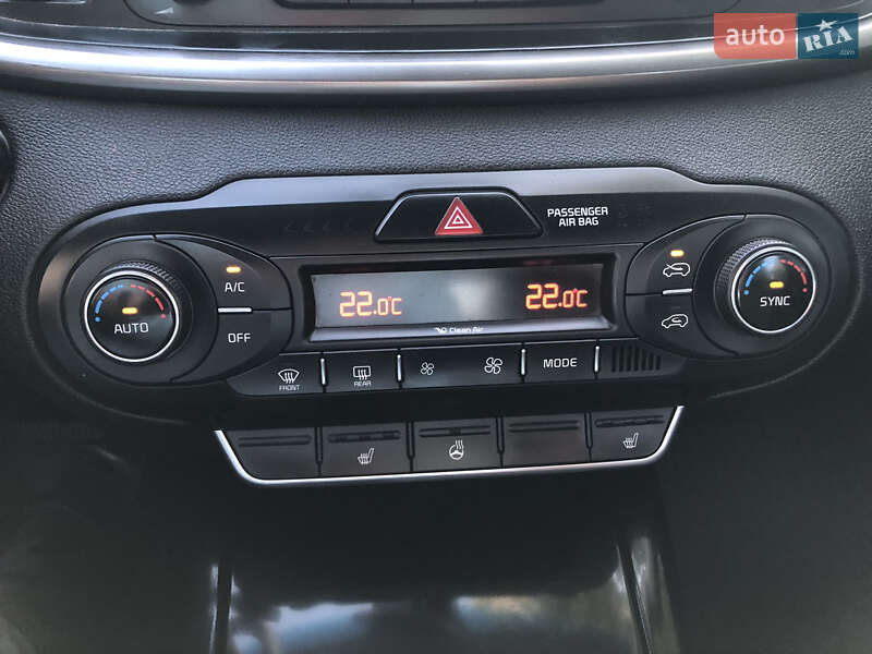 Позашляховик / Кросовер Kia Sorento 2015 в Києві