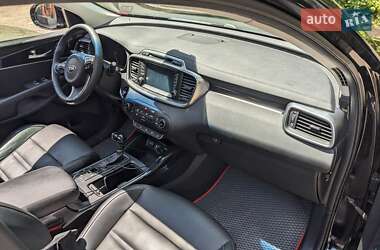 Позашляховик / Кросовер Kia Sorento 2016 в 