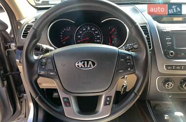 Внедорожник / Кроссовер Kia Sorento 2013 в 