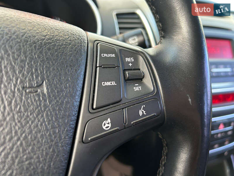 Позашляховик / Кросовер Kia Sorento 2012 в Одесі