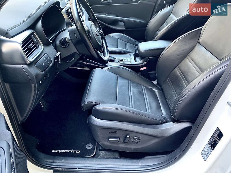 Внедорожник / Кроссовер Kia Sorento 2017 в Тернополе