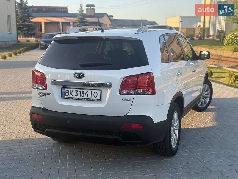 Внедорожник / Кроссовер Kia Sorento 2011 в Рокитном
