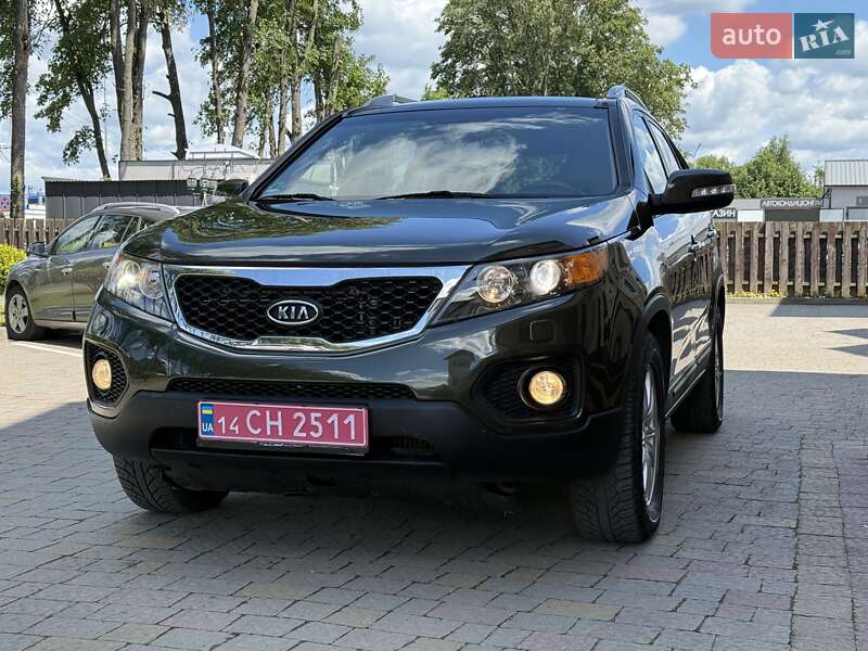 Внедорожник / Кроссовер Kia Sorento 2010 в Стрые