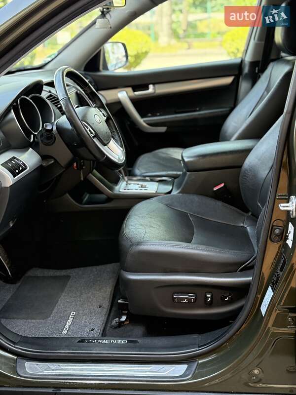Внедорожник / Кроссовер Kia Sorento 2010 в Стрые