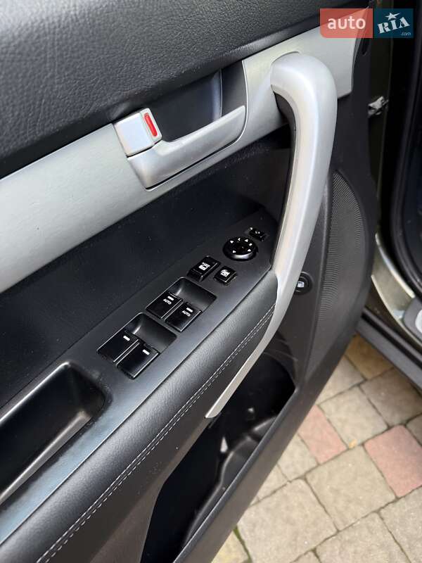 Внедорожник / Кроссовер Kia Sorento 2010 в Стрые