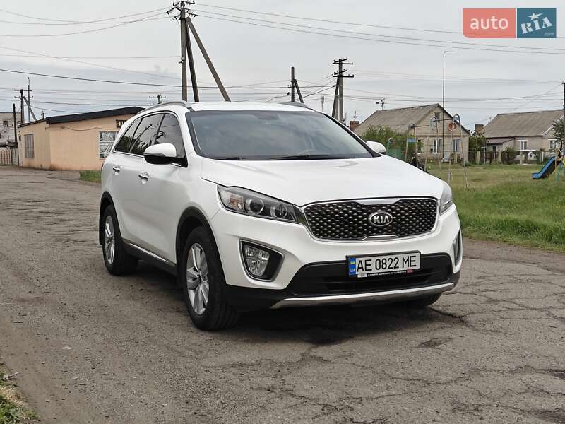 Позашляховик / Кросовер Kia Sorento 2016 в  фото Позашляховик / Кросовер Kia Sorento 2016 в