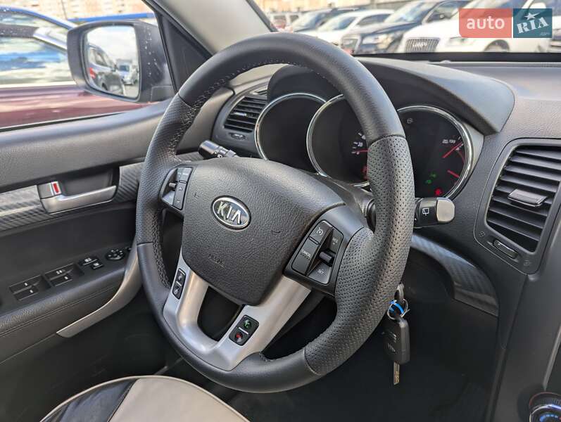 Внедорожник / Кроссовер Kia Sorento 2011 в Ровно