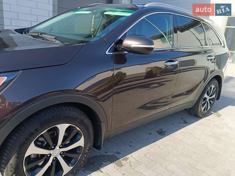 Позашляховик / Кросовер Kia Sorento 2016 в Києві
