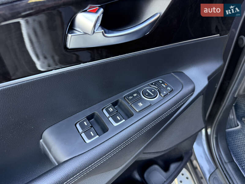 Внедорожник / Кроссовер Kia Sorento 2015 в Одессе