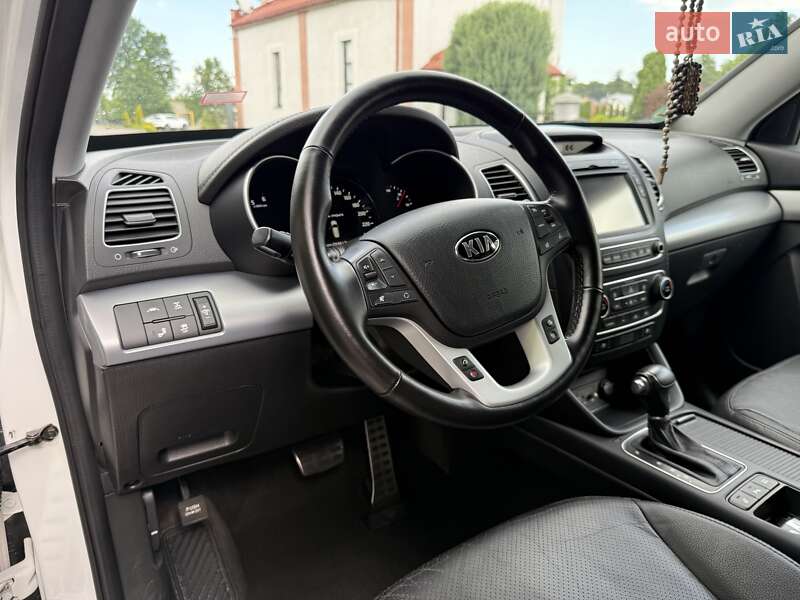 Позашляховик / Кросовер Kia Sorento 2014 в Стрию