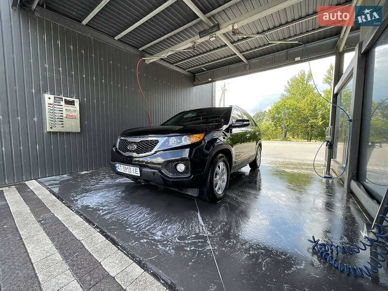 Внедорожник / Кроссовер Kia Sorento 2011 в Надворной
