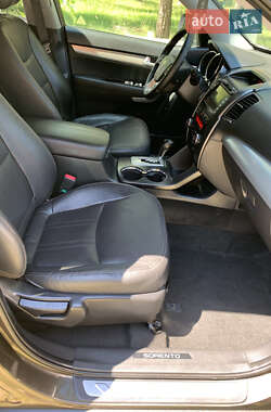 Внедорожник / Кроссовер Kia Sorento 2012 в 