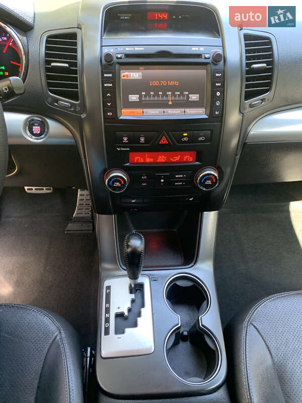 Внедорожник / Кроссовер Kia Sorento 2012 в Вараше