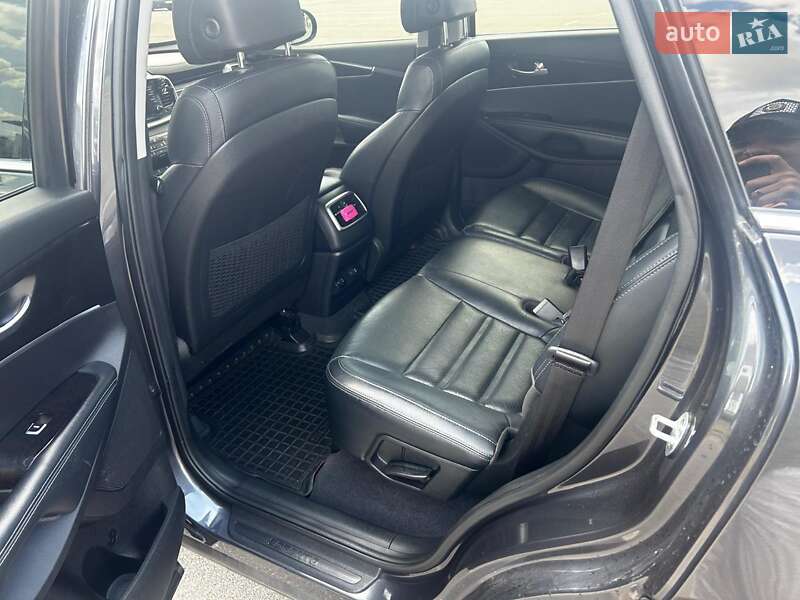 Внедорожник / Кроссовер Kia Sorento 2016 в Киеве