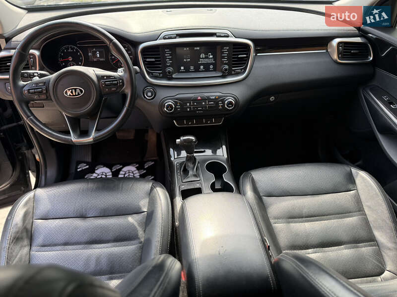 Позашляховик / Кросовер Kia Sorento 2017 в Івано-Франківську