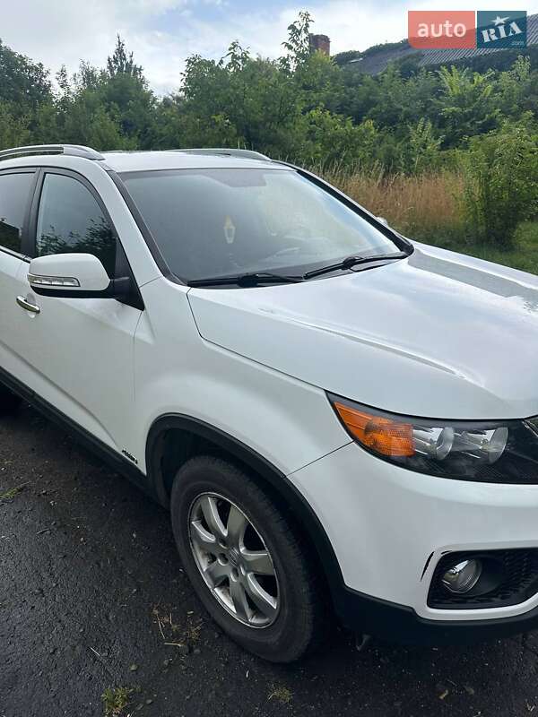 Внедорожник / Кроссовер Kia Sorento 2010 в Черновцах