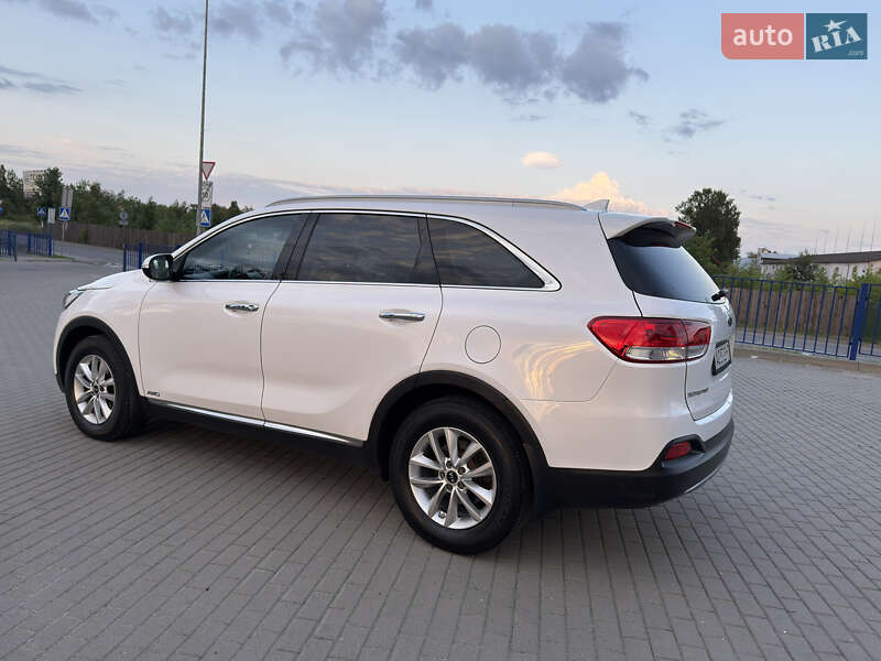 Позашляховик / Кросовер Kia Sorento 2015 в Луцьку