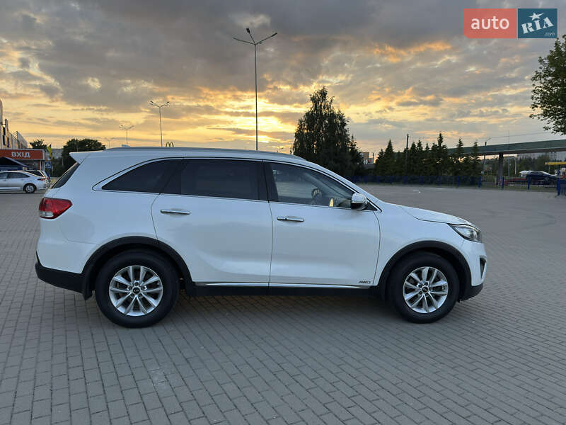 Позашляховик / Кросовер Kia Sorento 2015 в Луцьку