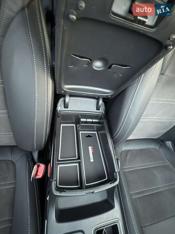 Позашляховик / Кросовер Kia Sorento 2015 в Луцьку