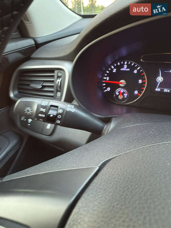 Позашляховик / Кросовер Kia Sorento 2015 в Луцьку