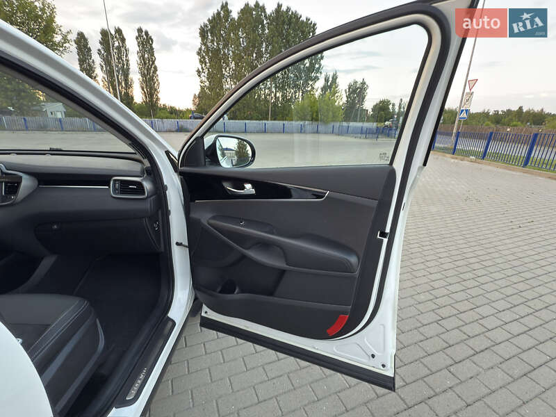 Позашляховик / Кросовер Kia Sorento 2015 в Луцьку