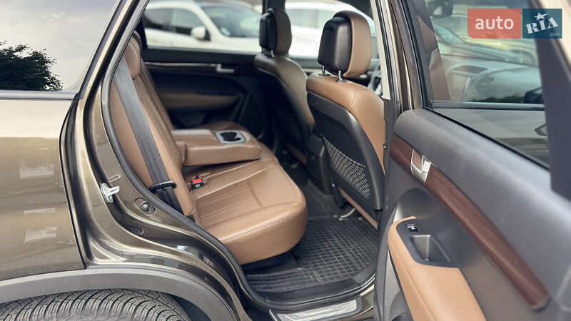 Внедорожник / Кроссовер Kia Sorento 2011 в Хмельницком