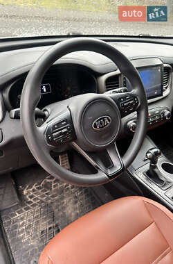 Позашляховик / Кросовер Kia Sorento 2016 в Києві