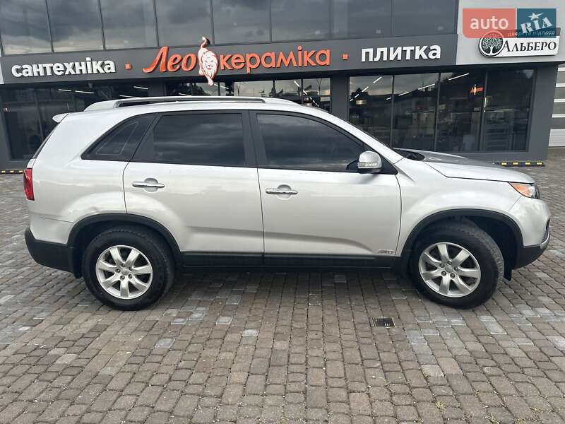 Внедорожник / Кроссовер Kia Sorento 2012 в Городенке